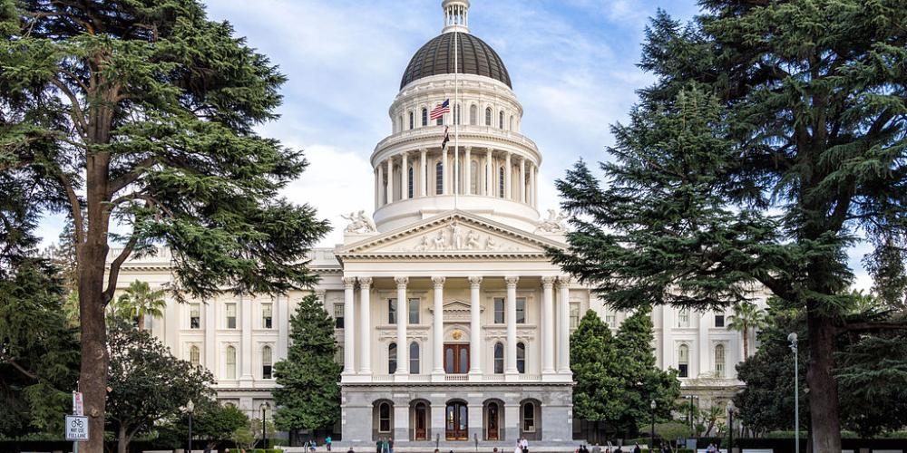 A photograph of the California Statehouse in Sacramento, California